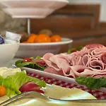 ホテル グリューナー バウム ヴュルツブルク