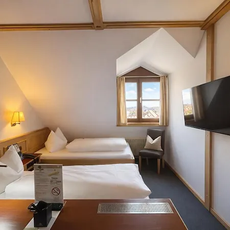 Gruener Baum 3*