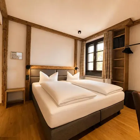 Hotel Grüner Baum 3*