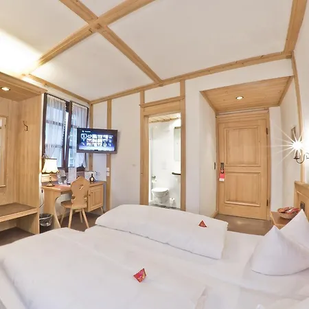 Gruener Baum Hotel